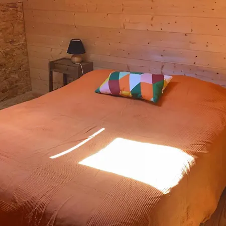 Mansarde Et Chaleureux Au Coeur De דירה קאוטרט
